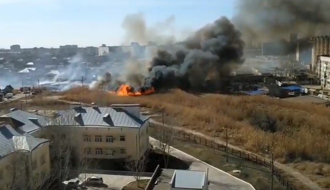 Сняты кадры полыхающей Астрахани
