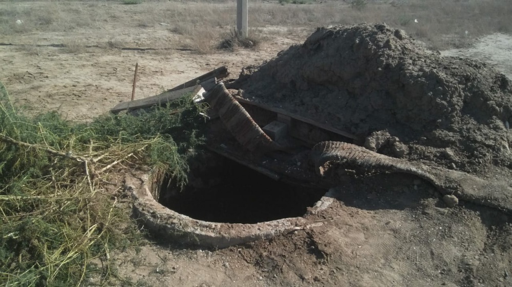 В смерти 11-летней астраханки, упавшей в колодец, подозревают сотрудника Астрводоканала