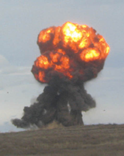 ОСТАЛОСЬ ПОДОРВАТЬ 230 ТЫСЯЧ ТОНН БОЕПРИПАСОВ. Связаны ли взрывы в Ашулуке и землетрясения на Бабайке – узнаем в конце апреля