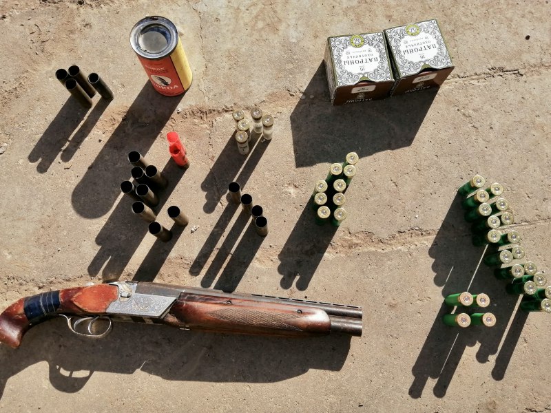 У главы фермерского хозяйства в Астраханской области нашли оружие и боеприпасы﻿