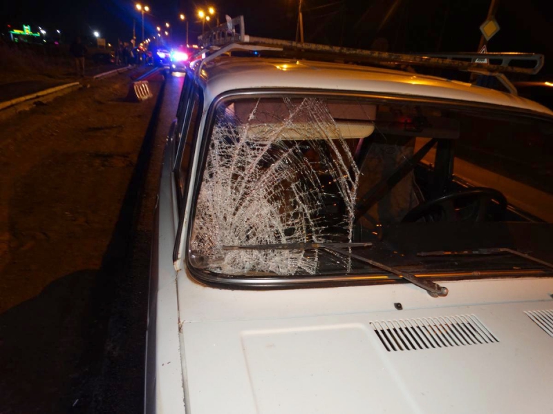 В Астрахани под колесами автомобиля погиб мужчина