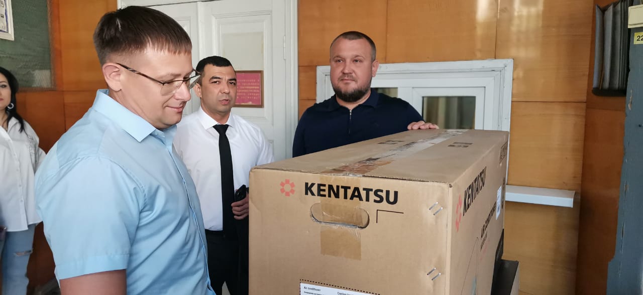 Астраханские депутаты подарили сплит-системы военному госпиталю