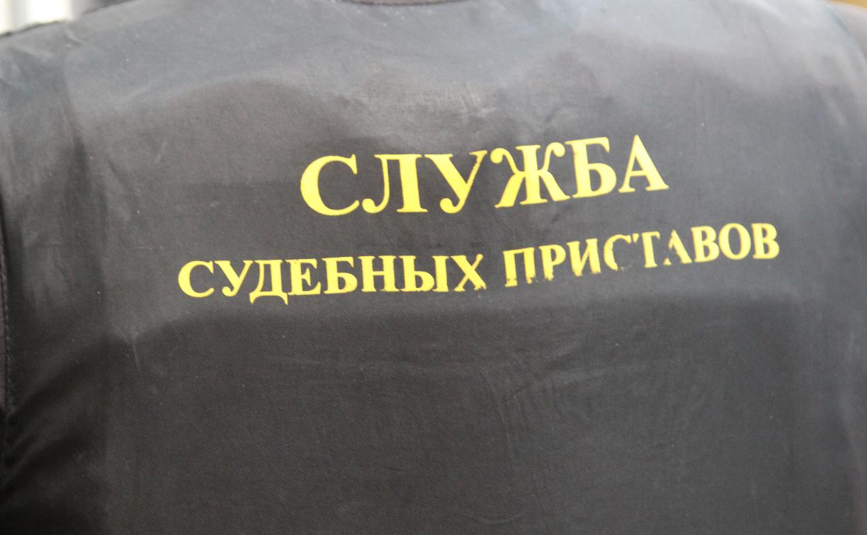 В одной из астраханских организаций охранника уволили из-за антипатии