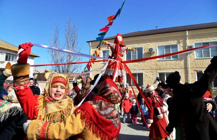 Гуляй, Масленица! В Астрахани отмечается областной праздник