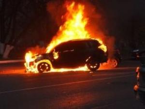 В Астрахани за ночь сгорели четыре автомобиля