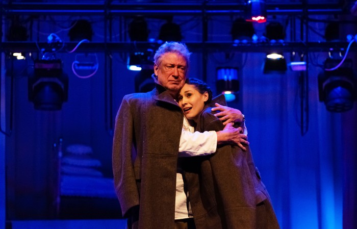 Астраханский театр открывает «Свет в темноте» - акцию воспоминаний в честь 80-летия Великой Победы