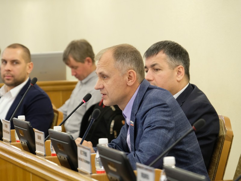 Эсер Александр Варжин снова потребовал «не путать губернатора и врио»