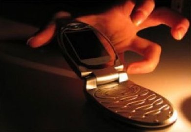 Астраханец украл телефон у сестры и подарил своей девушке на день рожденья