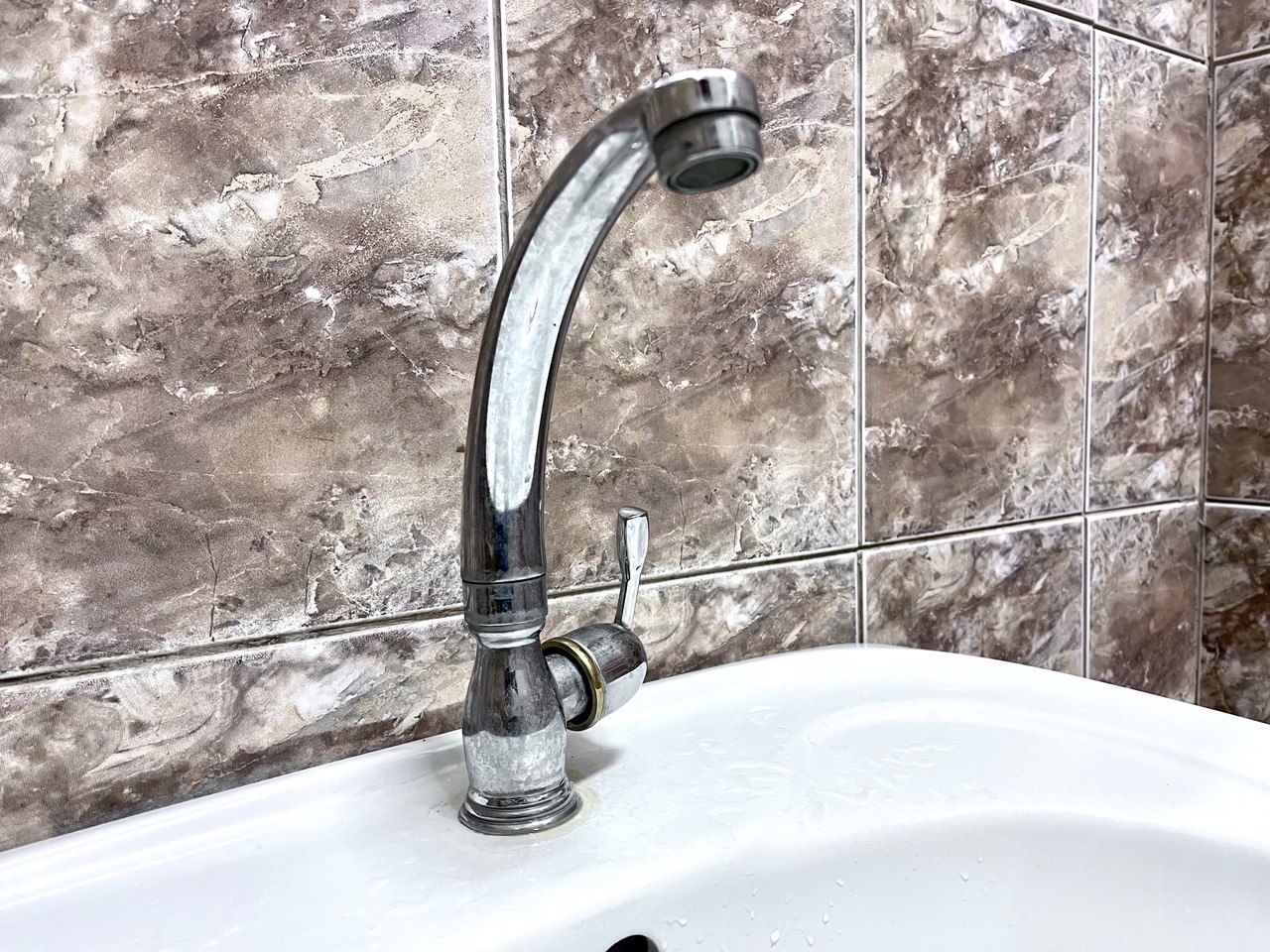 Стало известно, когда астраханцам с левобережья отключат горячую воду 