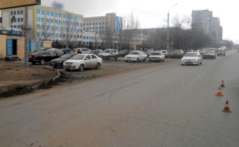 В Астрахани недисциплинированная бабушка попала под машину