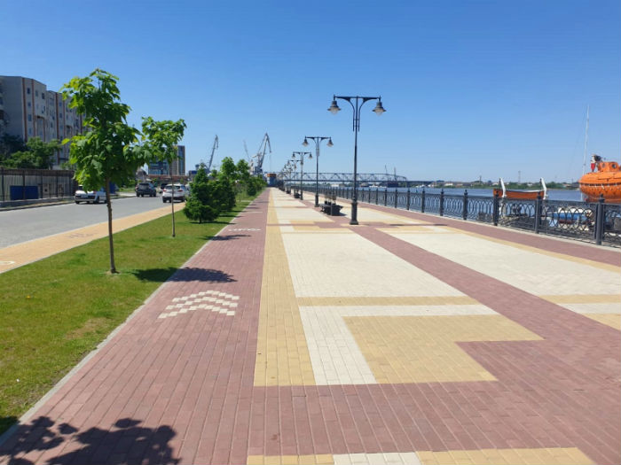 Набережная Волги в Астрахани опустела