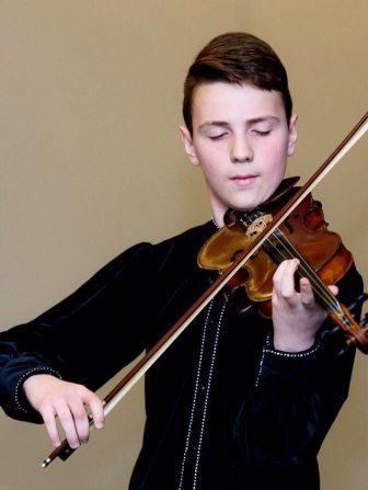 Юный скрипач из Астрахани участвует в Международном конкурсе