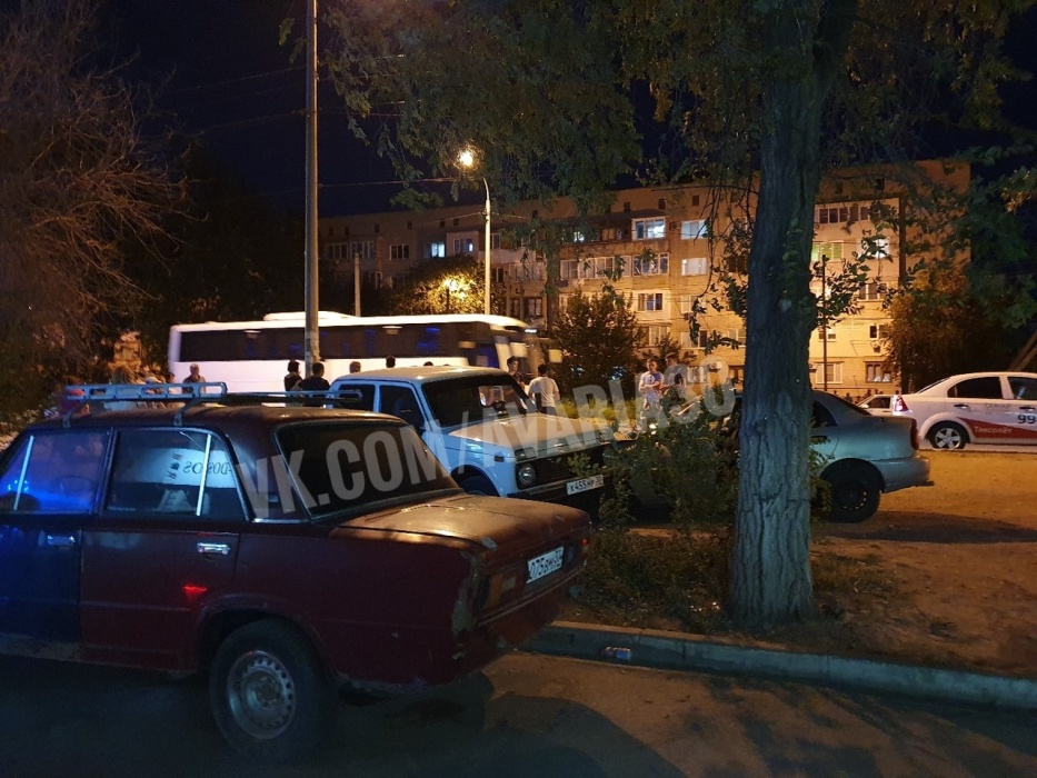 Авария на Тридцатке: три машины плюс столб