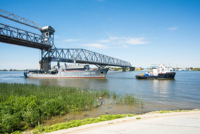 Завтра в Астрахани на два часа разведут Старый мост