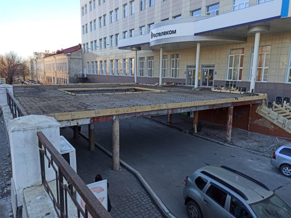 Астраханский мост глупости ремонтируют, но не поднимают