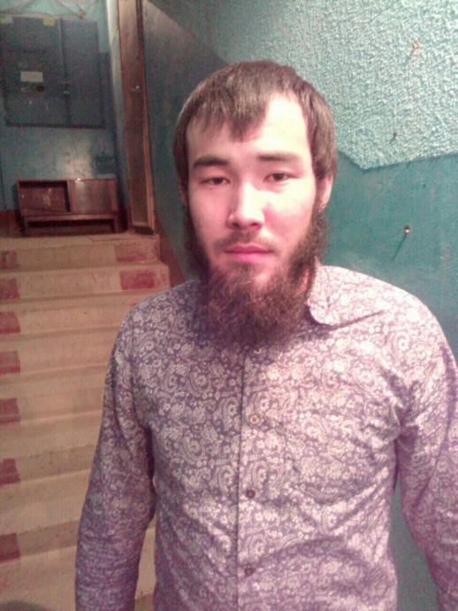 Опубликованы фото подозреваемых убийц полицейских в Астрахани