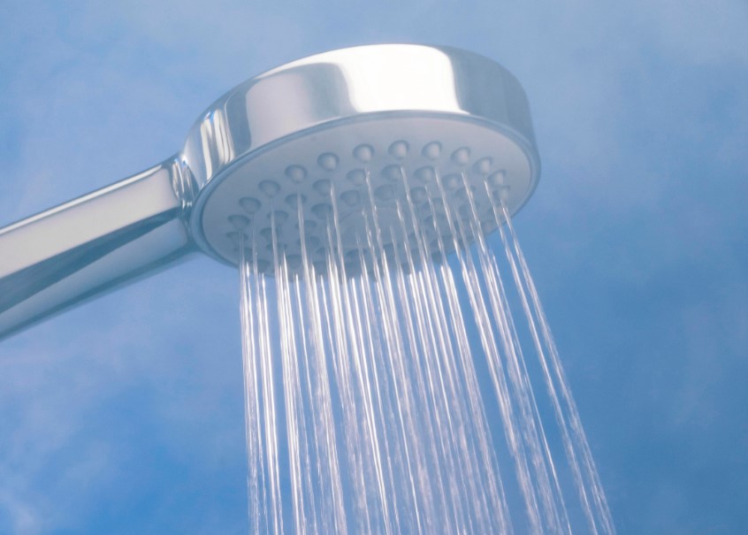 Кому в Астрахани наконец дали горячую воду, а кому еще придется ждать 