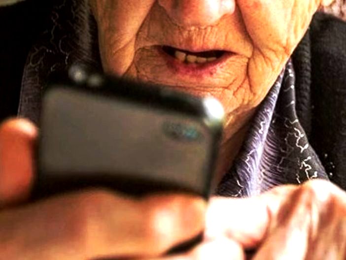 За ДТП с «участием» их родни астраханки отдали мошенникам более 1,2 млн рублей