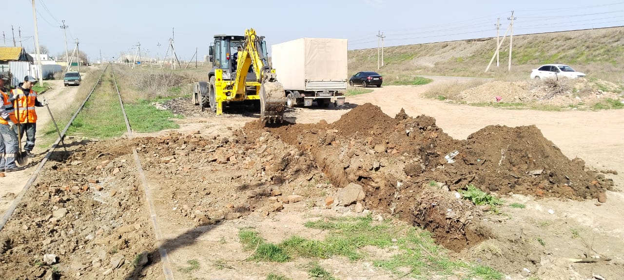Пять несанкционированных железнодорожных переездов ликвидировали в Астрахани