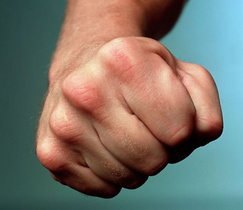 Астраханец забил до смерти надоевшую мать