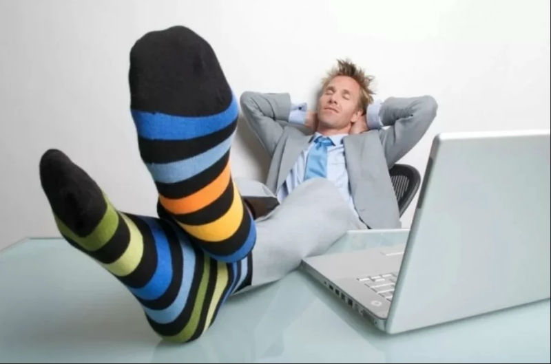 Не дельный обзор. У народа выходной, пуговицы в ряд…