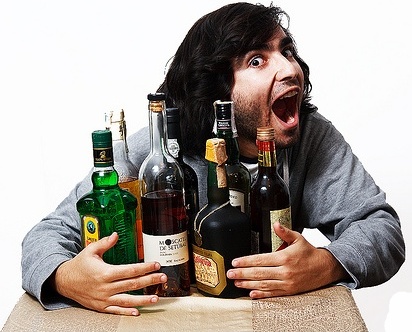 ЛЮДИ С ВЫСШИМ ОБРАЗОВАНИЕМ ПРЕДПОЧИТАЮТ КОНЬЯК