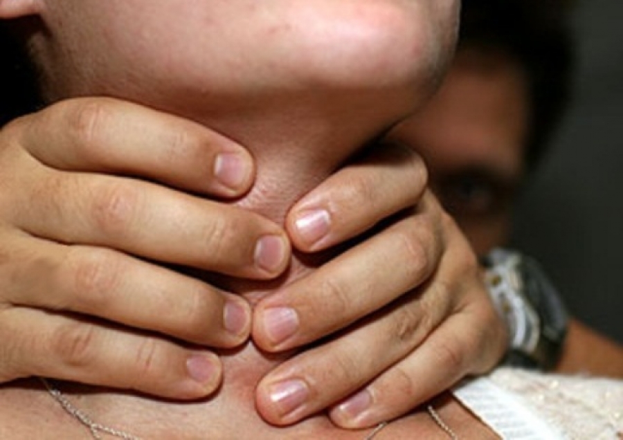 В Астраханской области рабочий на свадьбе, приняв на грудь, задушил коллегу