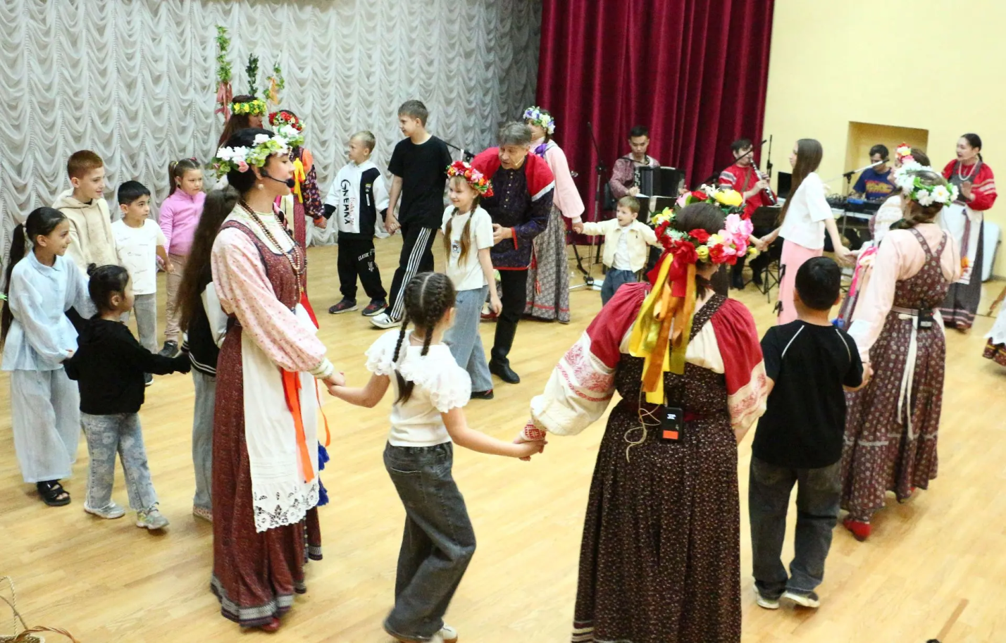 В войсковой части Астрахани отправздновали Троицу