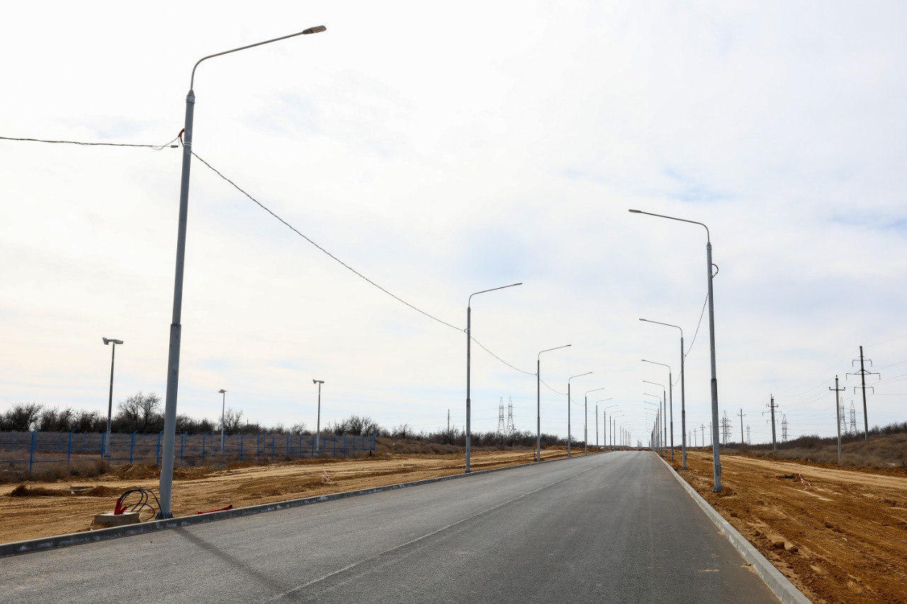 Под Астраханью строят новую дорогу к новым заводам