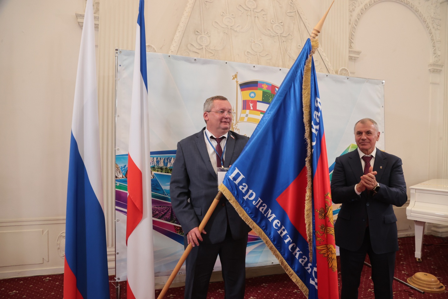 Игорь Мартынов принял флаг Южно-Российской Парламентской Ассоциации