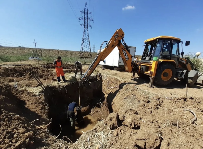 Астраханские коммунальщики улучшают водоснабжение городского микрорайона