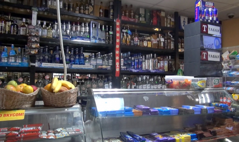 В Астрахани два магазина за нарушения лишили лицензии на алкоголь