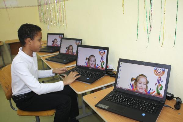 «Ростелеком» подарил компьютерный класс школе-интернату №5 в Астрахани
