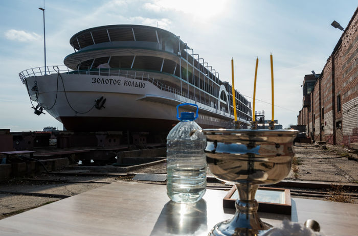 Как спускали на воду первый в истории  завода «Лотос» колесный теплоход. Фоторепортаж Максима Коротченко