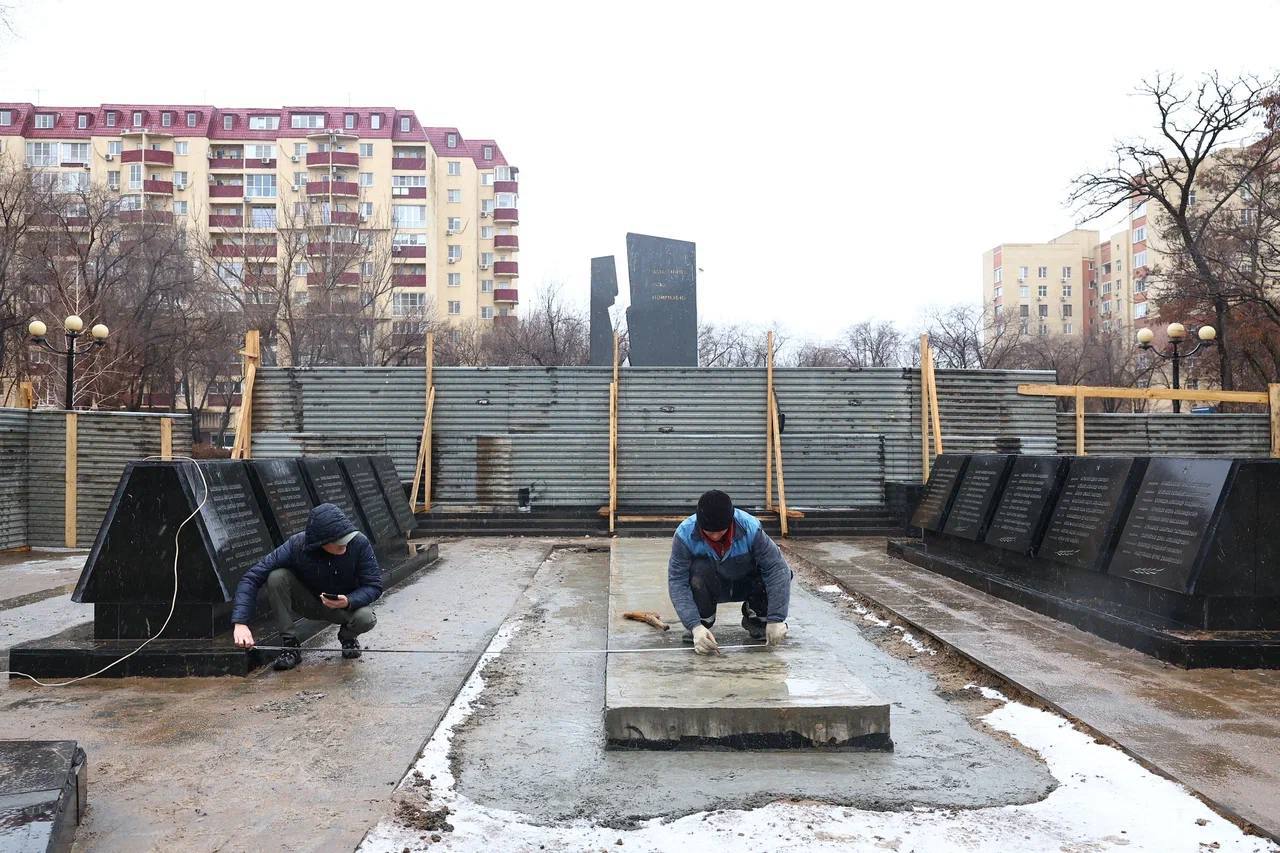 В Астрахани к мемориалу на улице Савушкина добавят еще 7 плит