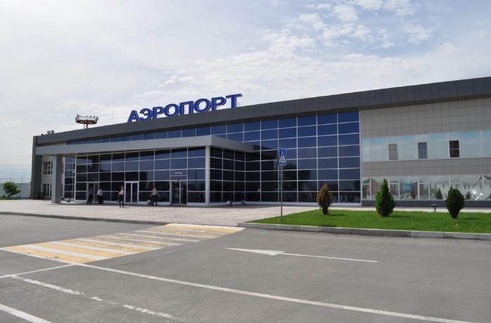 Астраханцев просят временно отказаться от поездок по улицам, прилегающим к аэропорту