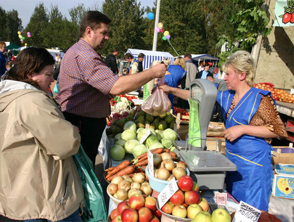 Мэрия Астрахани предоставила местным производителям бесплатные торговые места