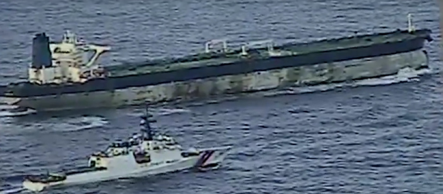 Астраханец с захваченного военными США танкера рассказал о нахождении в плену