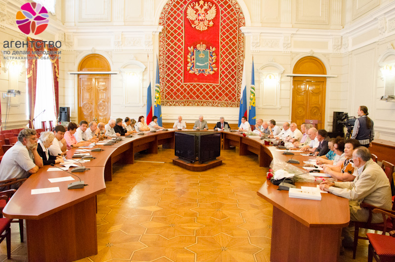 Члены общественной палаты будут беспартийными