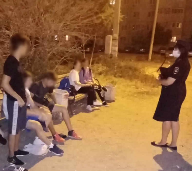 Полицейские привели домой за ручку 29 астраханцев