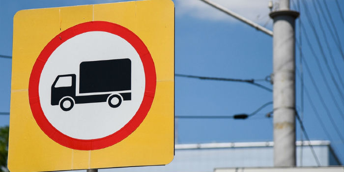 Астраханцы возмущены комендантским часом для грузовиков