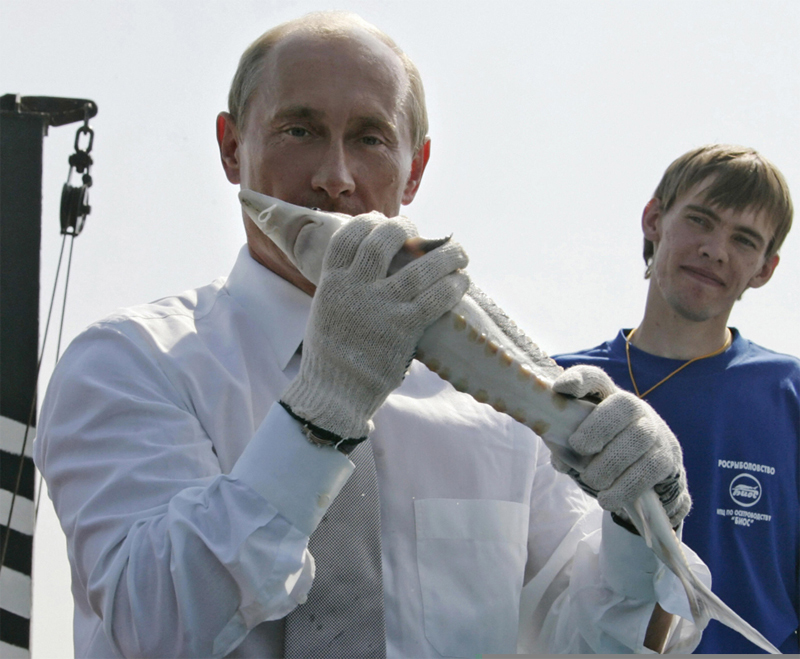Владимир Путин вместе с лидерами стран Каспия в Астрахани выпустит в Волгу осетра