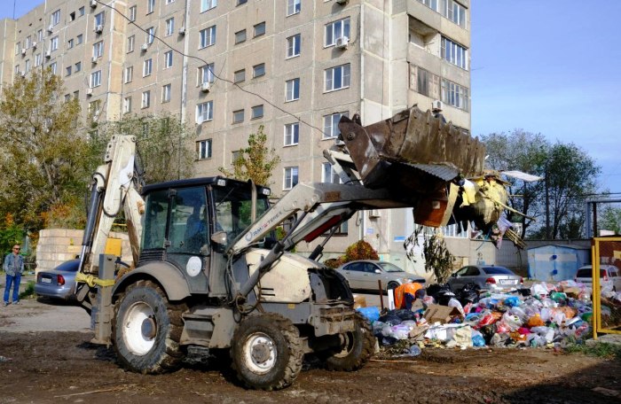С начала года из Астрахани вывезли 13,5 тысяч тонн мусора