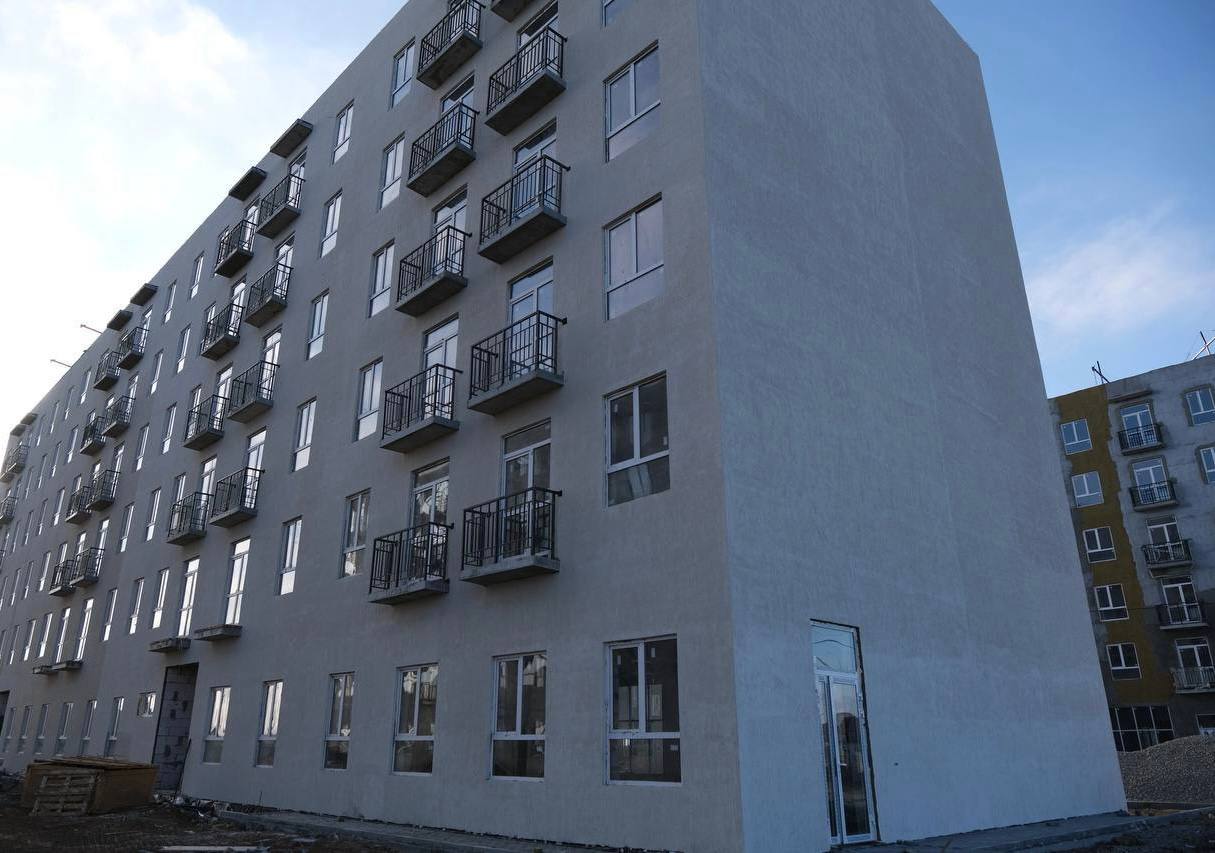 Дома в Началово для переселенцев достраивают ускоренными темпами