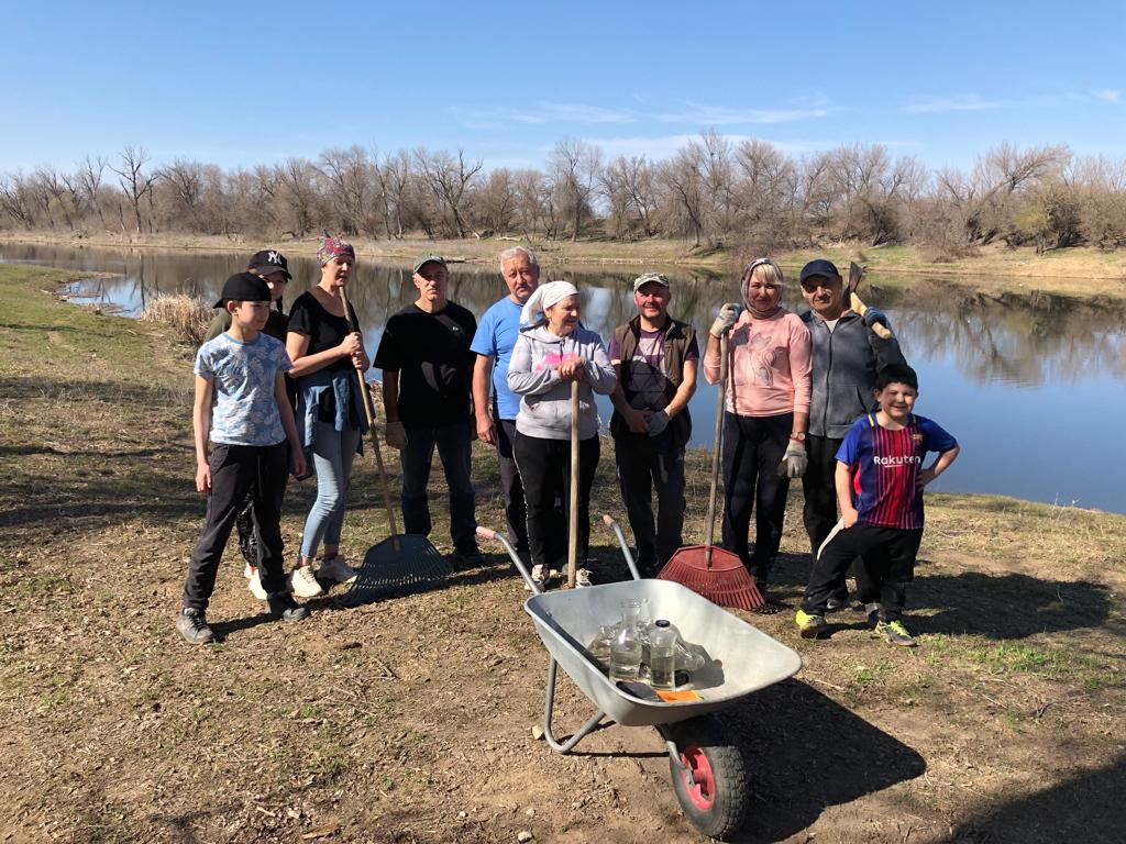 Сотрудники ПривЖД и ветераны-железнодорожники приняли участие в акции «Дни чистоты» в Астрахани 