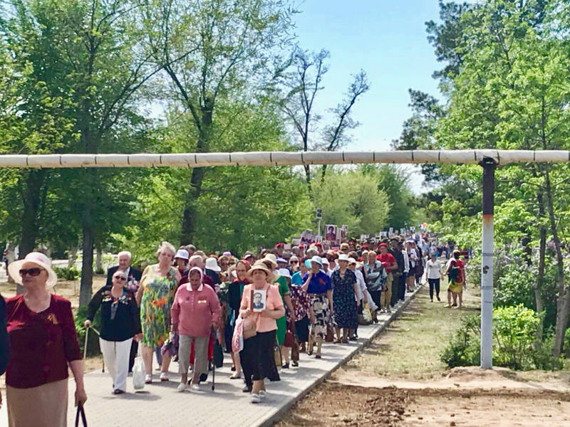 На Трусово стройным маршем прошествовал бессмертный полк