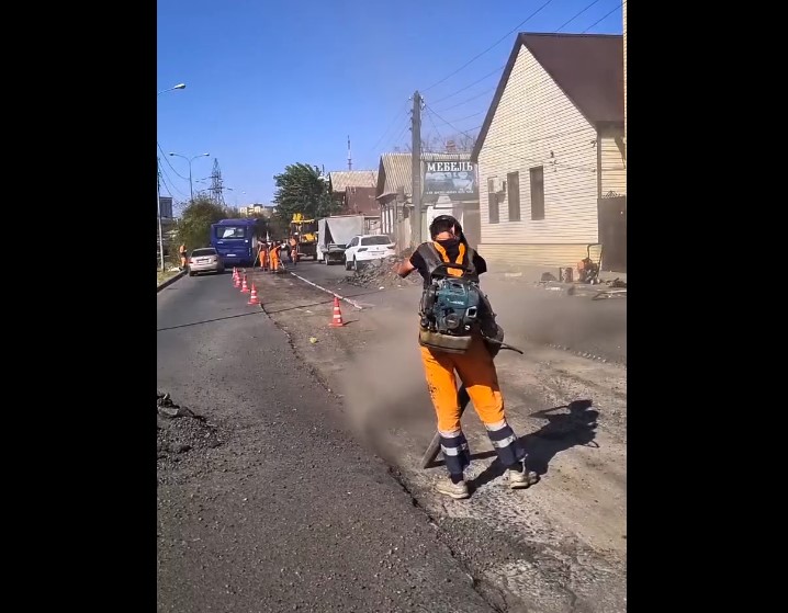 На каких улицах Астрахани делают ямочный ремонт