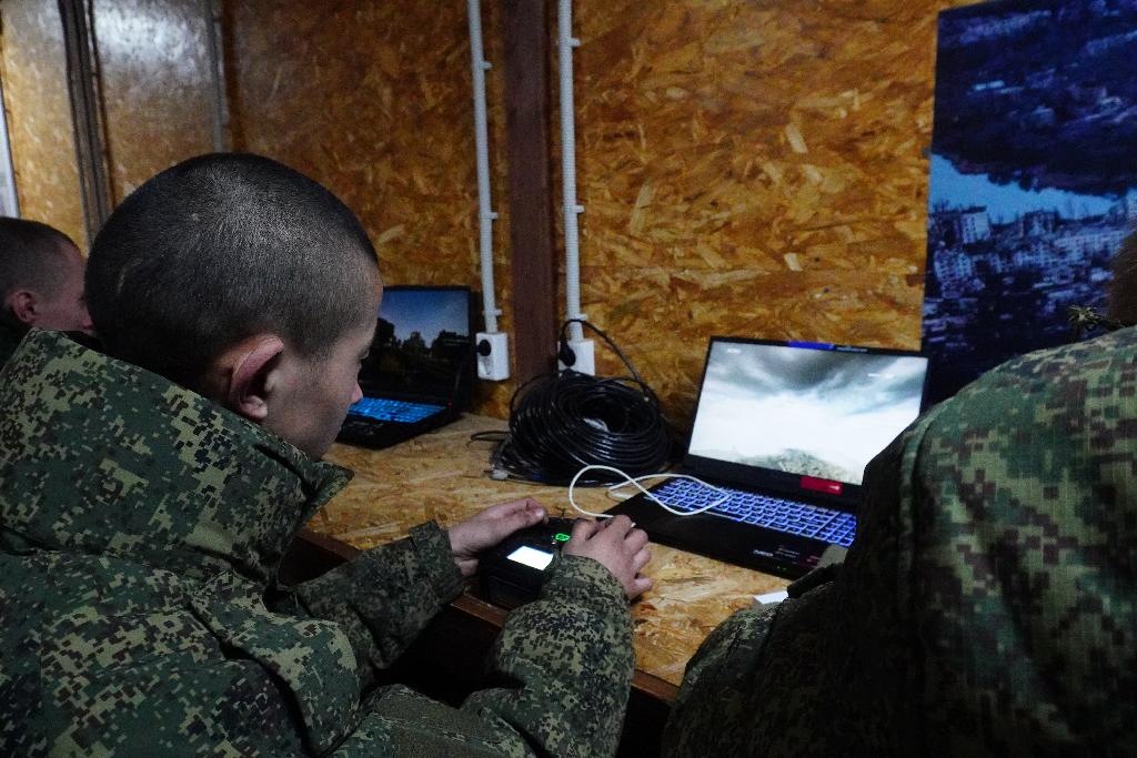 Астраханский студент заключил контракт на службу в беспилотных войсках