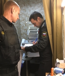 Арест швейной машины вынудил предпринимателя заплатить налоги