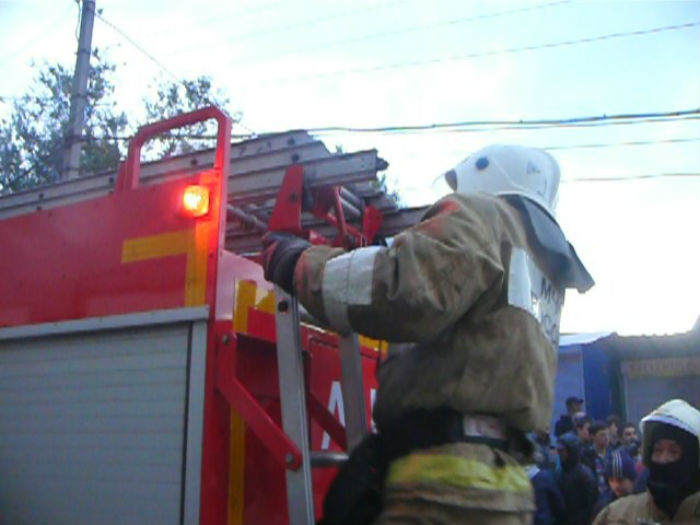 На улице в Астрахани нашли голого мертвого мужчину